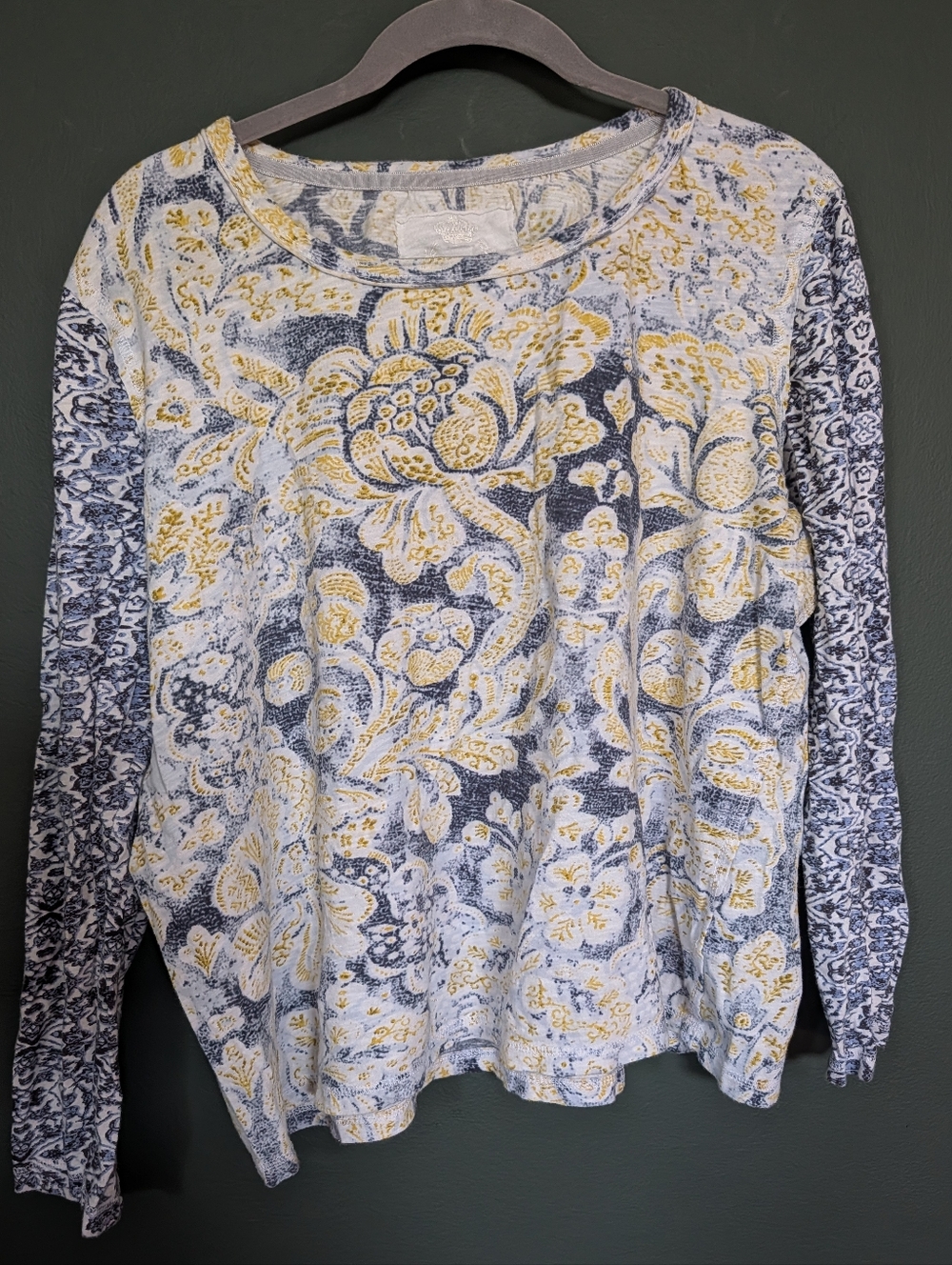 Cino Women's Long Sleeve Floral Print Tee in Yellow and Blue